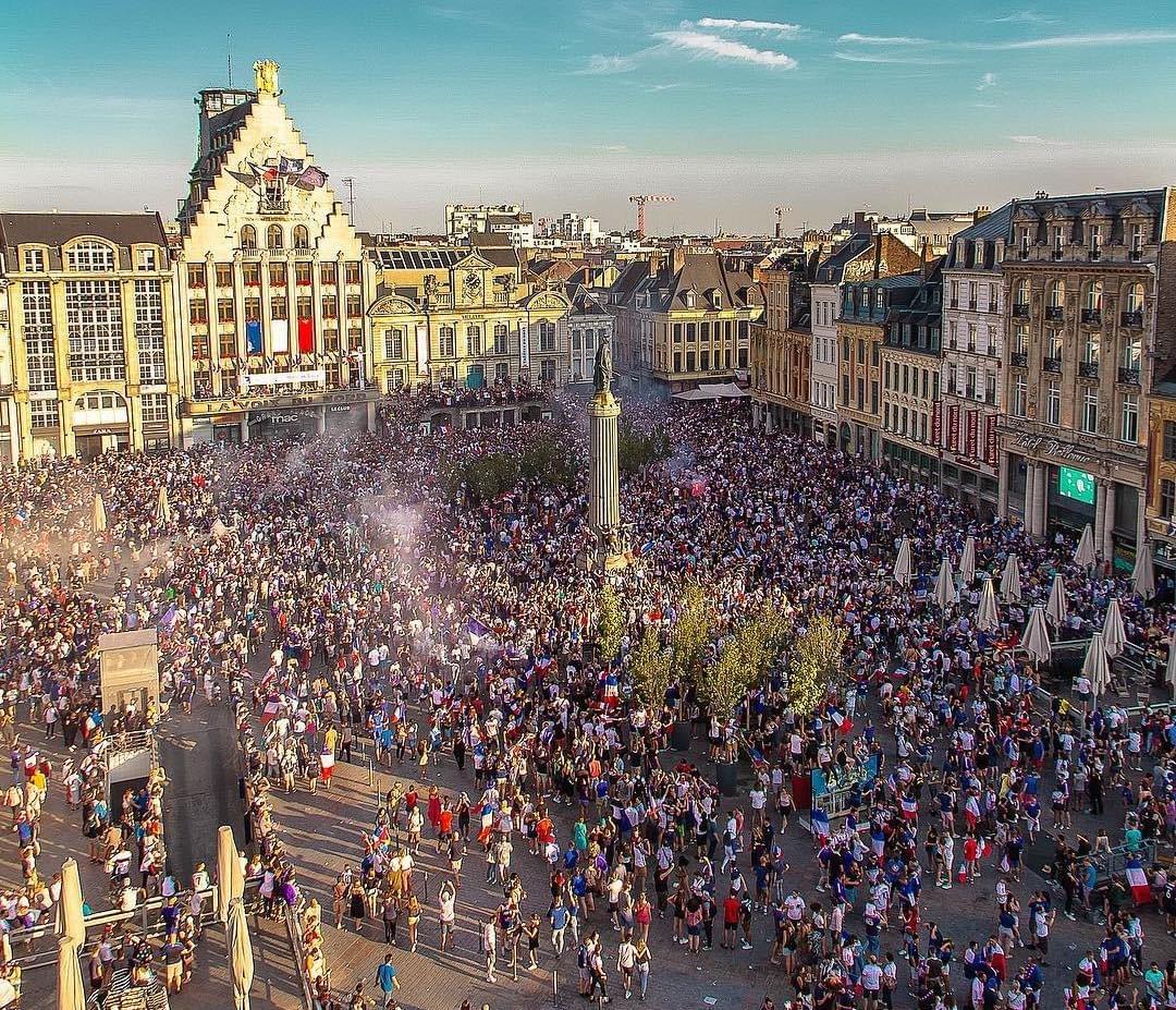 lille ville festive étudier à lille la grand place un soir de fête lille ville festive étudier à lille la grand place un soir de fête