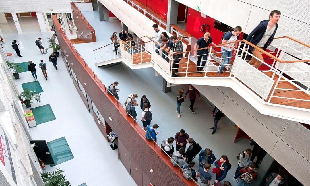 couloir et accueil ecole isen lille couloir et accueil ecole isen lille