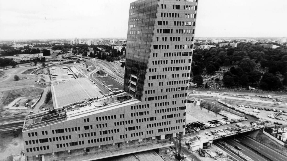 la tour de Lille allias la botte ou le L en travaux la tour de Lille allias la botte ou le L en travaux