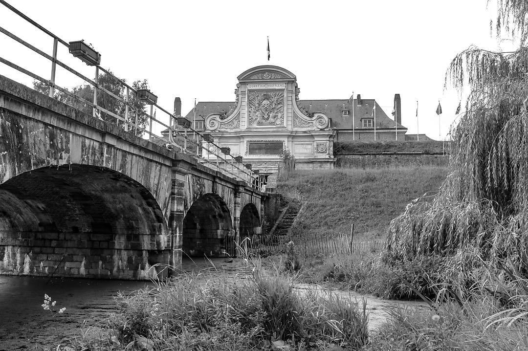 Lille Les douves de la Citadelle Vauban au pied de la porte Royale Lille Les douves de la Citadelle Vauban au pied de la porte Royale