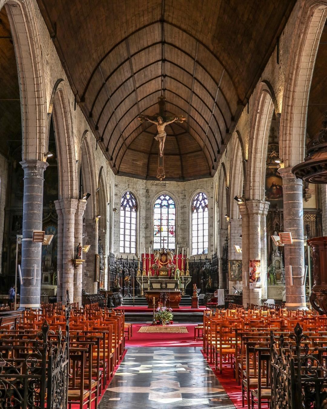 Lille : L'intérieur de l'église Sainte-Catherine dans le Vieux-Lille Lille : L'intérieur de l'église Sainte-Catherine dans le Vieux-Lille
