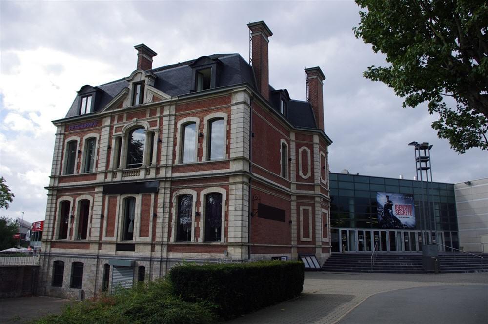 Lille, le chateau d'isenghien sert de portail d'accueil au multiplexe kinepolis de Lomme Lille, le chateau d'isenghien sert de portail d'accueil au multiplexe kinepolis de Lomme