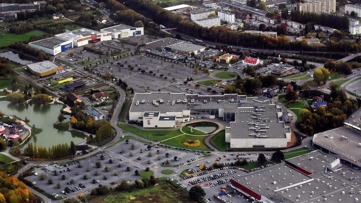 Lille et le cinema kinepolis de Lomme vu du ciel Lille et le cinema kinepolis de Lomme vu du ciel