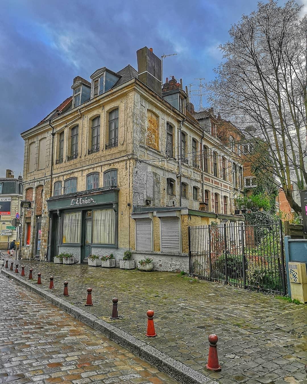 bar café l'étrier rue des bouchers à Lille à coté de l'ancien canal de l'arc bar café l'étrier rue des bouchers à Lille à coté de l'ancien canal de l'arc