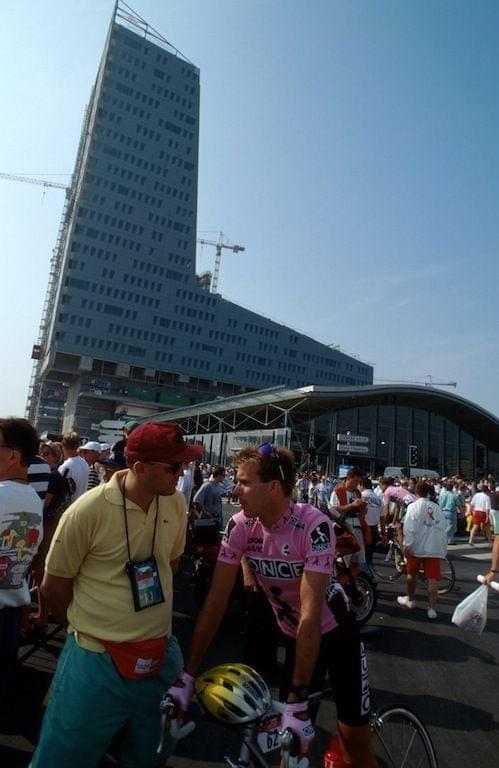 Le grand départ du Tour de France 1994 a lieu eu pied de la Tour Crédit Lyonnais Le grand départ du Tour de France 1994 a lieu eu pied de la Tour Crédit Lyonnais