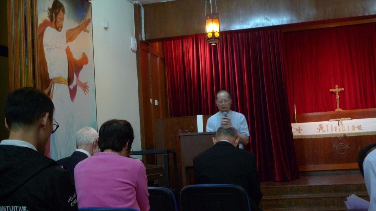 Rev. LUK Chi Wan Praying Rev. LUK Chi Wan Praying