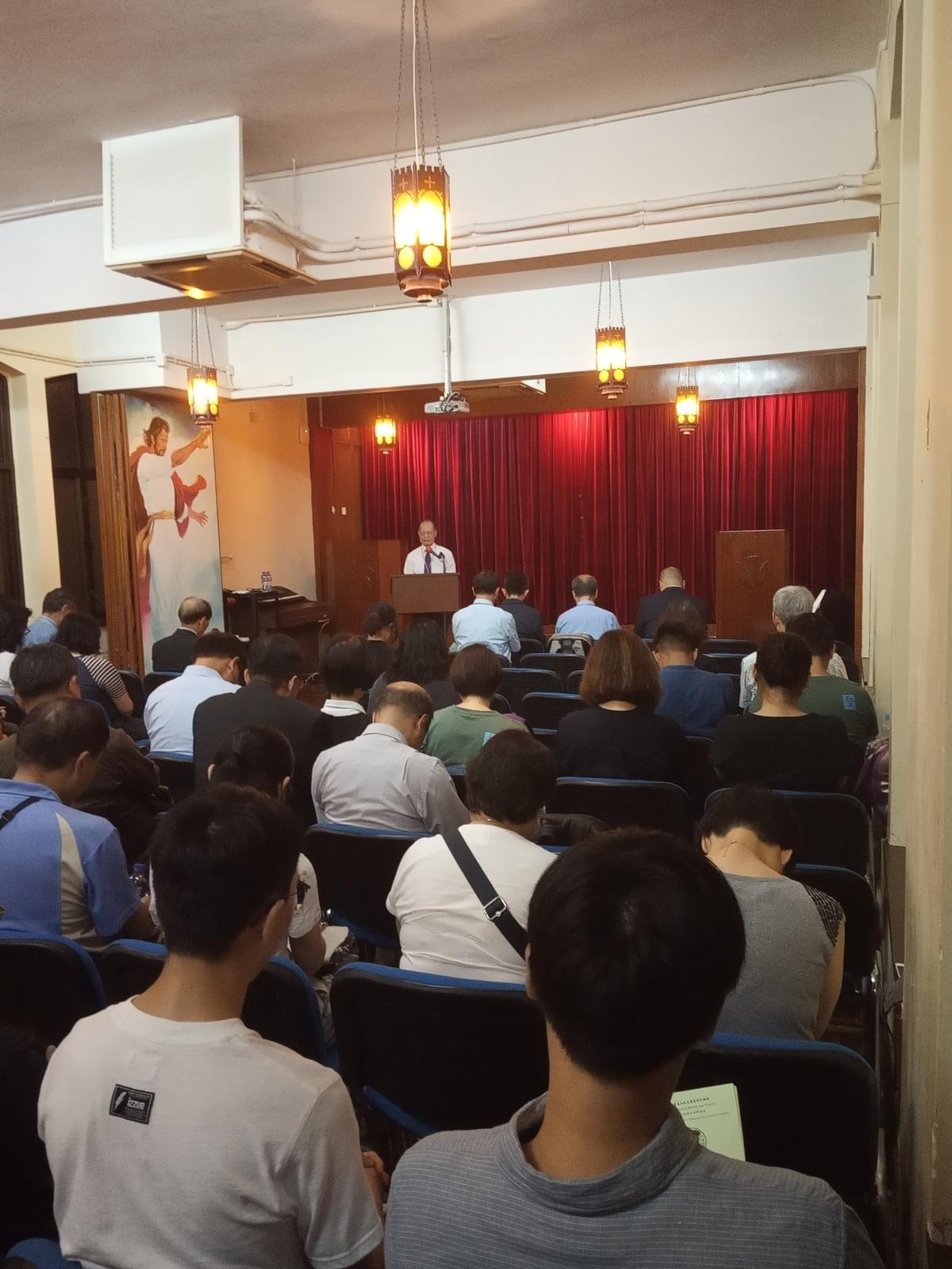 Rev. LUK Chin Wan Praying Rev. LUK Chin Wan Praying