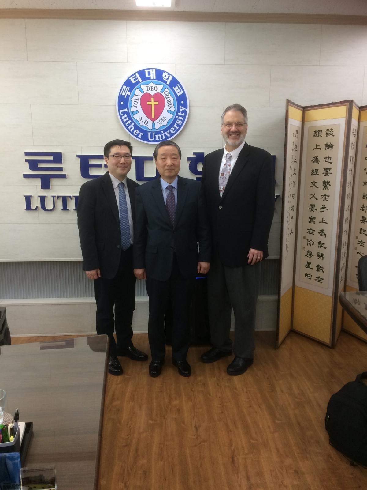 Prof. Rev. Dr. Jun Hyun KIM (left), Rev. Dr. Deuk Chil KWON (middle), Rev. Dr. Hans TRINKLEIN (right) Prof. Rev. Dr. Jun Hyun KIM (left), Rev. Dr. Deuk Chil KWON (middle), Rev. Dr. Hans TRINKLEIN (right)