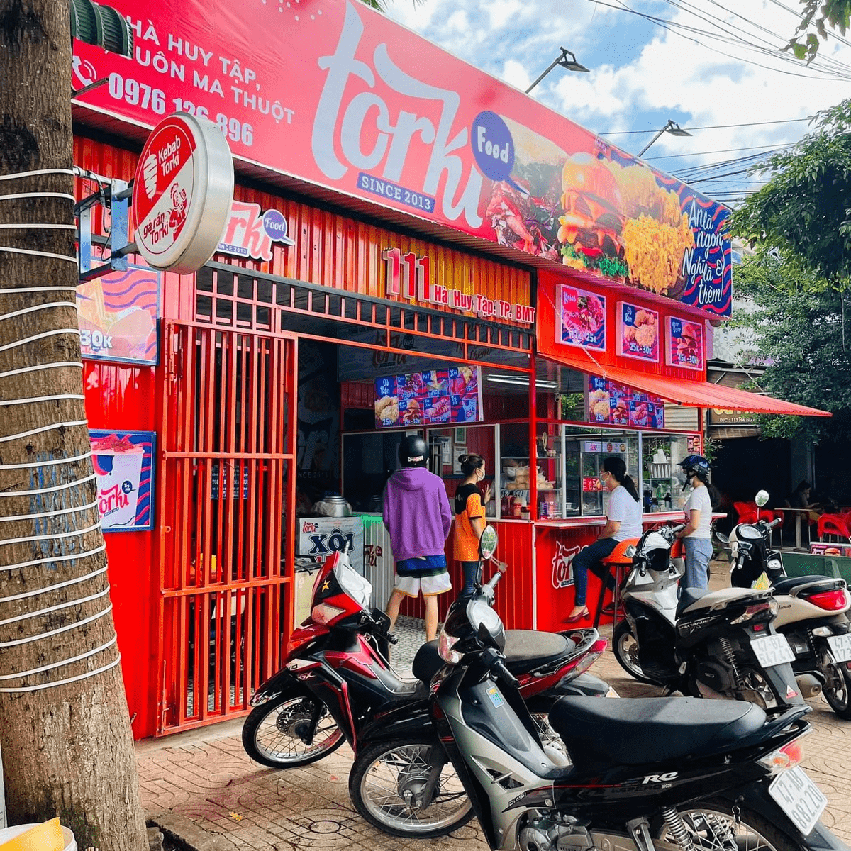 Cửa hàng Kebab Torki được setup chuyên nghiệp Cửa hàng Kebab Torki được setup chuyên nghiệp