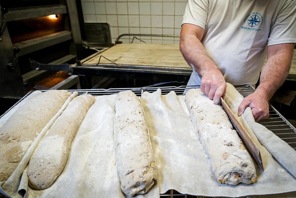 fabrication du pain à la boulangerie capucine fabrication du pain à la boulangerie capucine