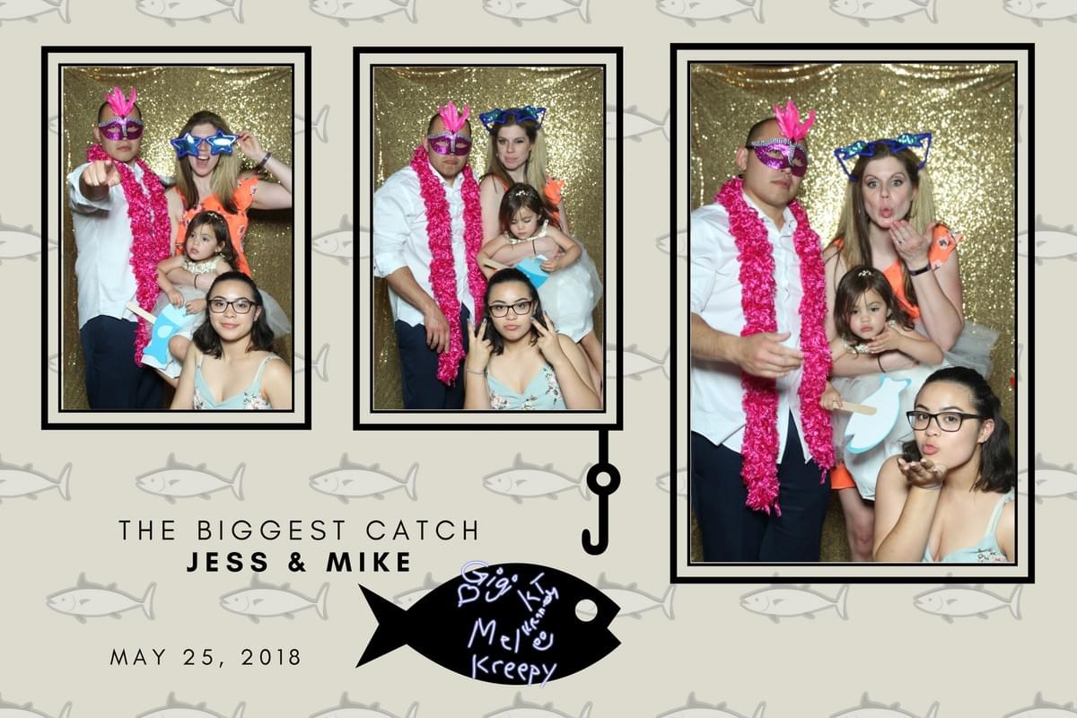 Family fun with the Magic Selfie Mirror Family fun with the Magic Selfie Mirror