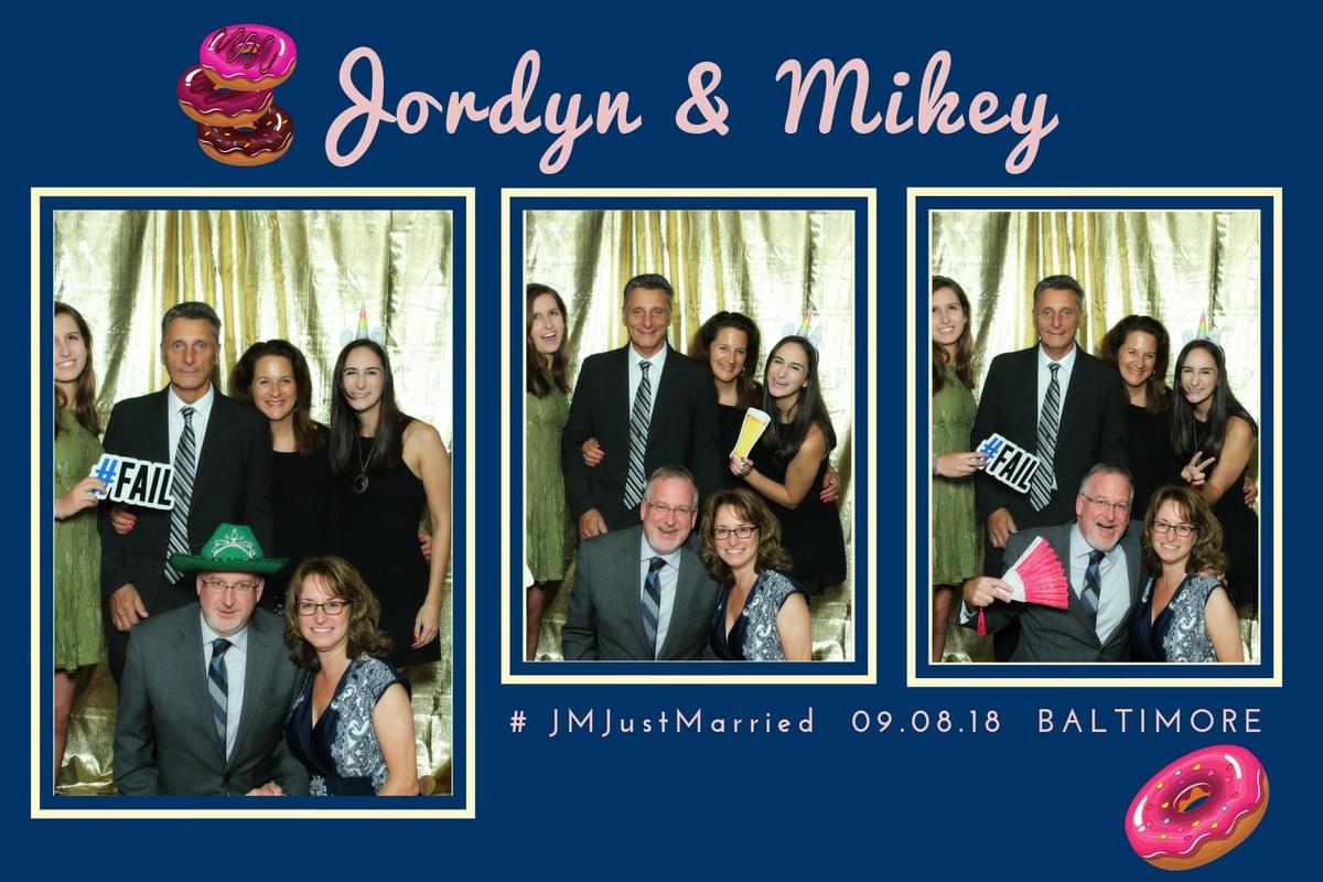 The Magic Selfie Mirror with another successful Baltimore wedding The Magic Selfie Mirror with another successful Baltimore wedding
