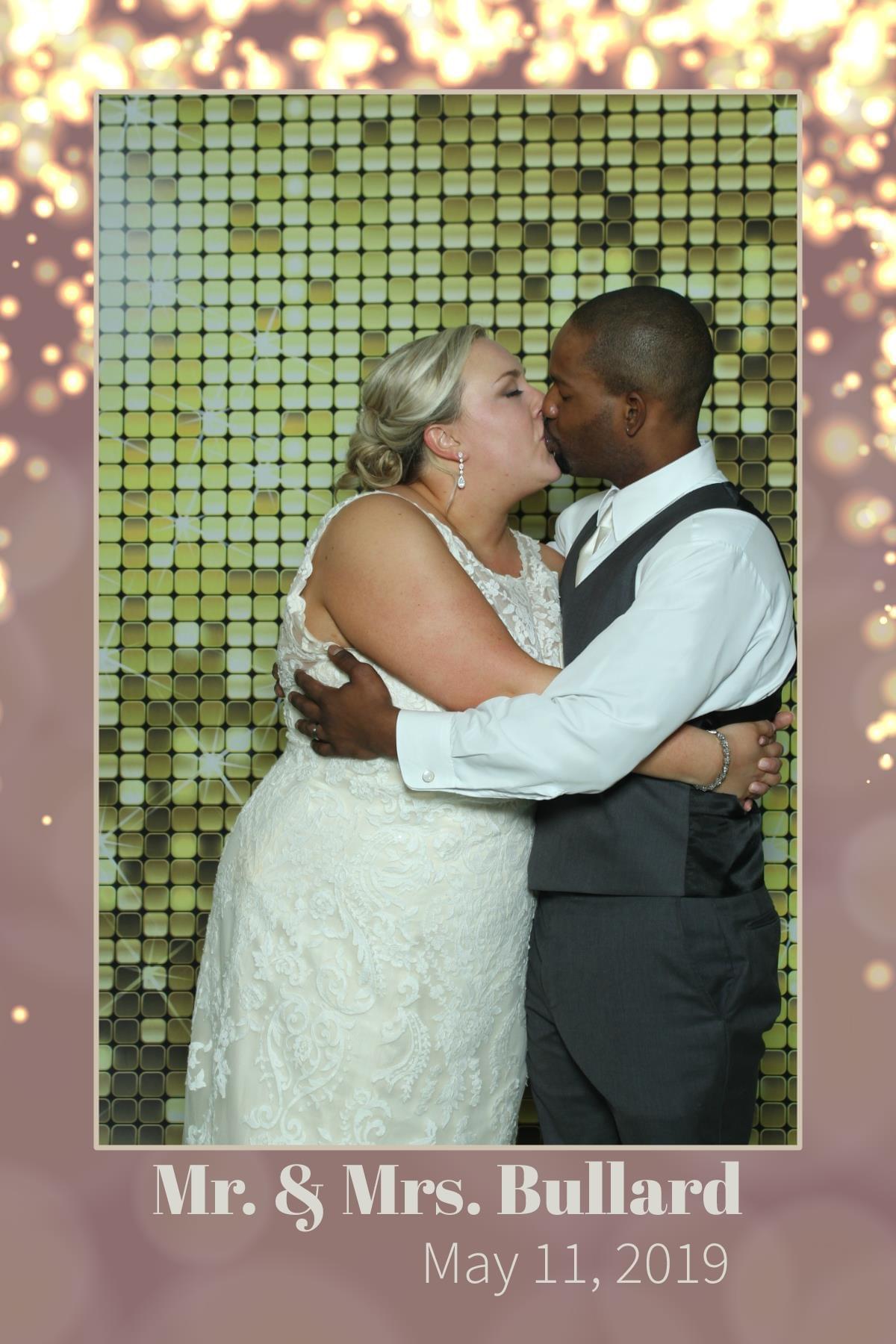 Weddings with the mirror photo booth Weddings with the mirror photo booth
