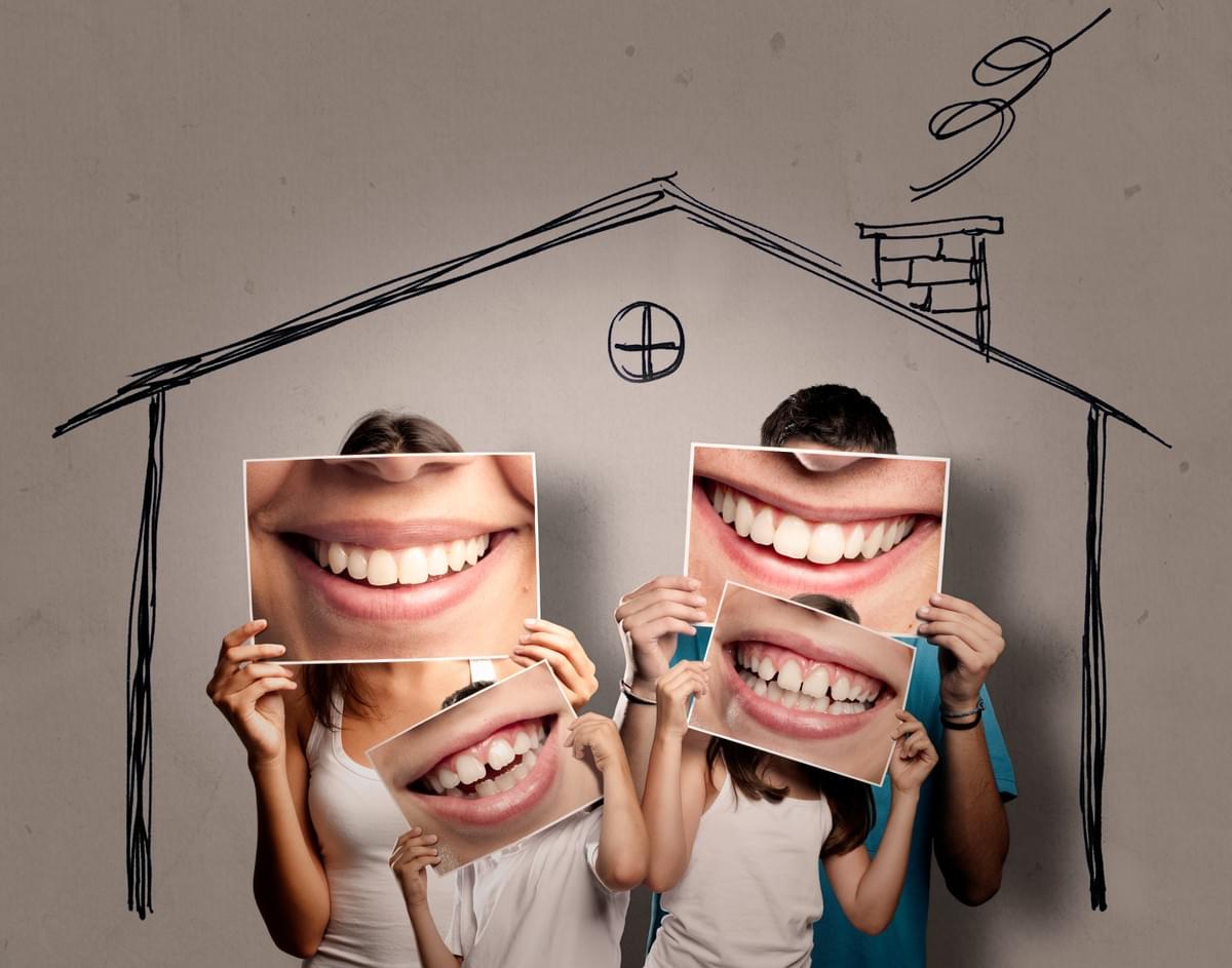 confinement, famille, heureux, maison, sourire, virus, Covid-19, moral confinement, famille, heureux, maison, sourire, virus, Covid-19, moral