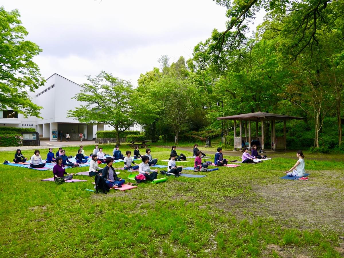 モアナヨガ 倉吉市の打吹山でパークヨガ モアナヨガ 倉吉市の打吹山でパークヨガ