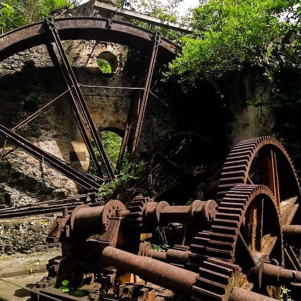 Système hydraulique pour Moulin à eau_Carbet_Habitation Latouche_Article Patrimoine martiniquais Système hydraulique pour Moulin à eau_Carbet_Habitation Latouche_Article Patrimoine martiniquais