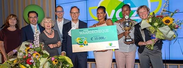 Willem Gunneman samen met de winnaar van de Zinnige Zorg Award 2018 (VerpleegThuis) en de juryleden Ab Klink, Mariet Bolluijt, Gerry Degen en Mark Kock te Arnhem (VGZ) Willem Gunneman samen met de winnaar van de Zinnige Zorg Award 2018 (VerpleegThuis) en de juryleden Ab Klink, Mariet Bolluijt, Gerry Degen en Mark Kock te Arnhem (VGZ)