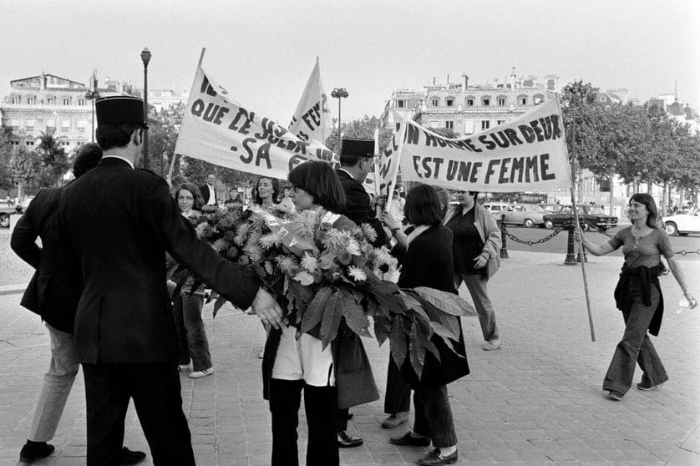 Le MLF (Mouvement de Libération des Femmes) Le MLF (Mouvement de Libération des Femmes)