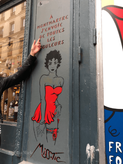 Oeuvre de Miss.Tic, photographiée à Montmartre par Talia Mièle Oeuvre de Miss.Tic, photographiée à Montmartre par Talia Mièle