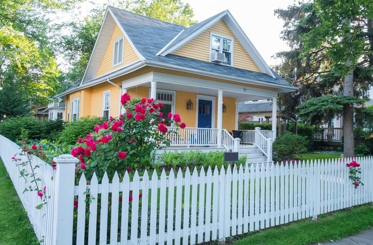 Popular Types of Picket Fences for Residential Properties Popular Types of Picket Fences for Residential Properties
