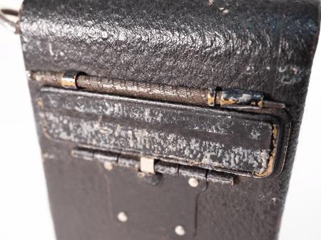 The back of the Kodak No. 2 Autographic Brownie showing where the autographic door and pen sit The back of the Kodak No. 2 Autographic Brownie showing where the autographic door and pen sit