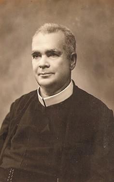 Pe. Júlio Maria de Moraes Carneiro Pe. Júlio Maria de Moraes Carneiro