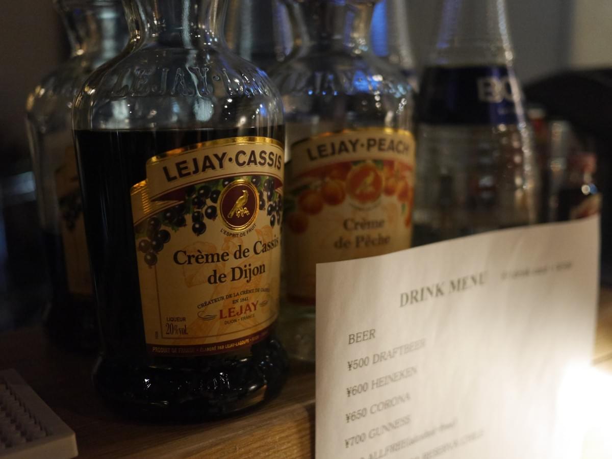 A wide range of drinks, both alcoholic and non-alcoholic, keep guests dancing A wide range of drinks, both alcoholic and non-alcoholic, keep guests dancing
