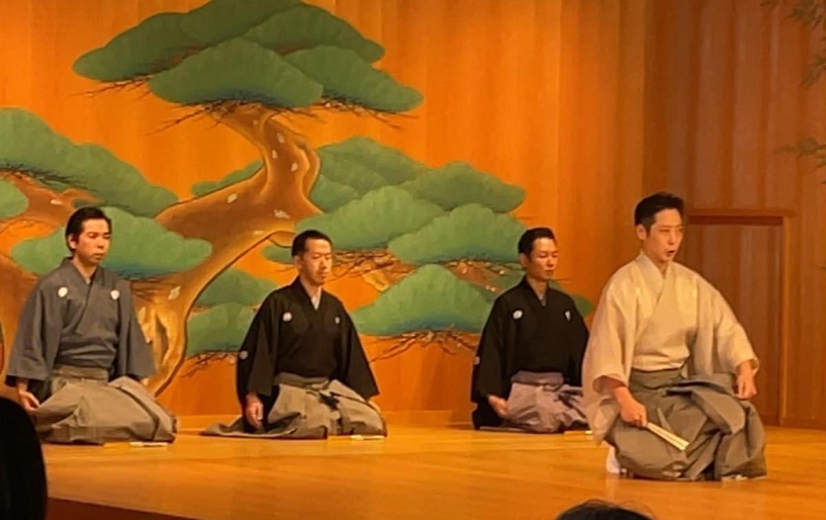 宝生流能楽師 高橋憲正先生による仕舞 地謡は當山先生、薮先生、辰巳大二郎先生 宝生流能楽師 高橋憲正先生による仕舞 地謡は當山先生、薮先生、辰巳大二郎先生