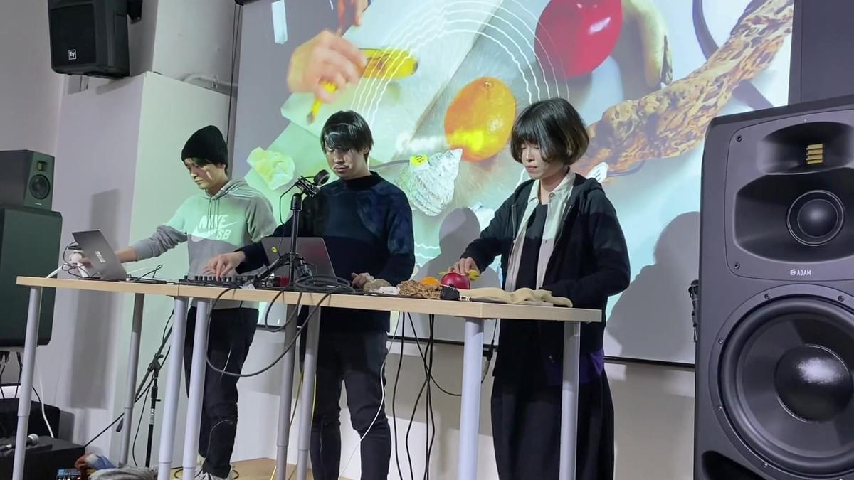 2019年12月に開催されたMUTEKにGADARAが出演し、ライブパフォーマンスを実施。 2019年12月に開催されたMUTEKにGADARAが出演し、ライブパフォーマンスを実施。