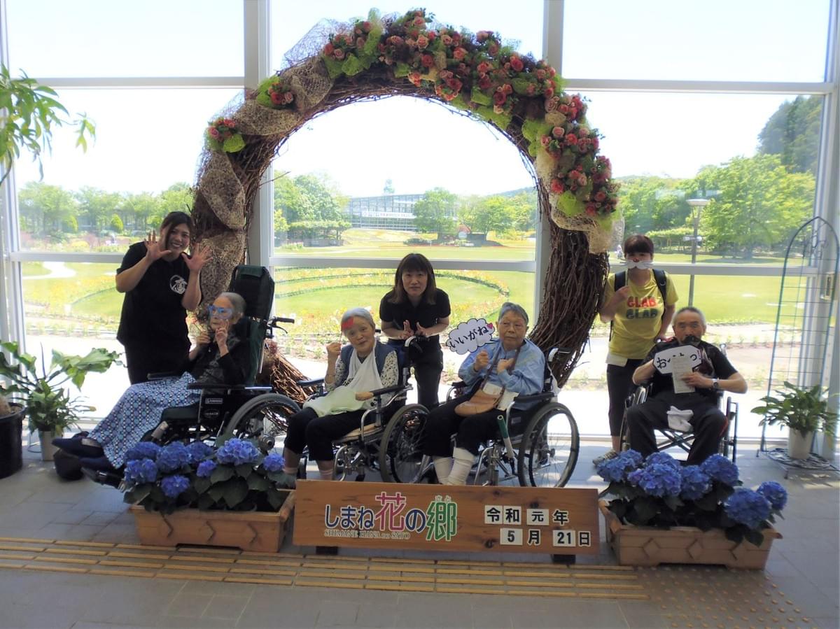 美男美女ぞろいで、花に負けてません 美男美女ぞろいで、花に負けてません