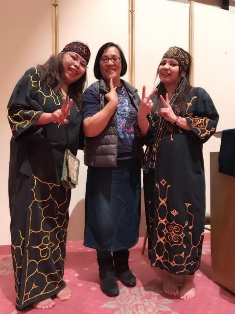 與愛努族人原田公久、村上惠合照。(圖|Divan Suqluman全彩雲) 與愛努族人原田公久、村上惠合照。(圖|Divan Suqluman全彩雲)