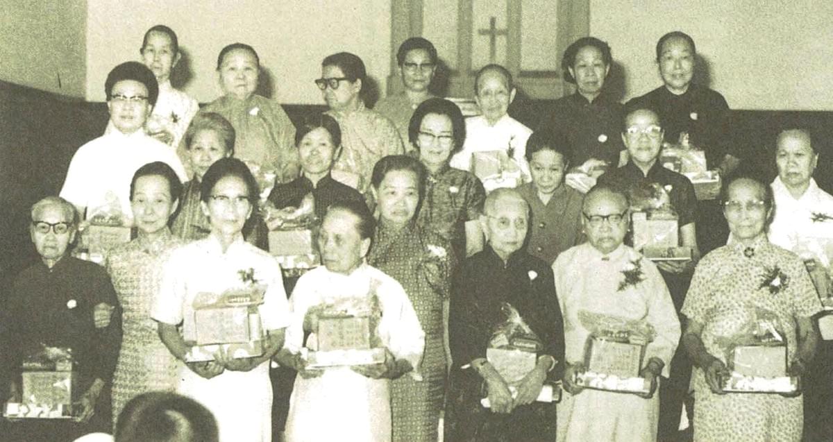 敬老節,與台北中山教會受表揚婦女合影。(照片來源/郭忠吉提供) 敬老節,與台北中山教會受表揚婦女合影。(照片來源/郭忠吉提供)