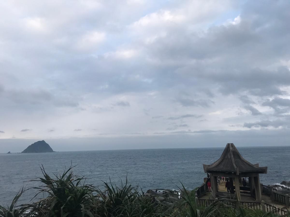 身在岸,心在海。 身在岸,心在海。