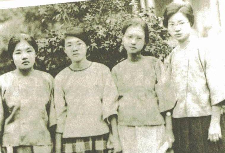 葉水樹女士(最右者)就讀婦學時。(照片來源/郭忠吉提供) 葉水樹女士(最右者)就讀婦學時。(照片來源/郭忠吉提供)