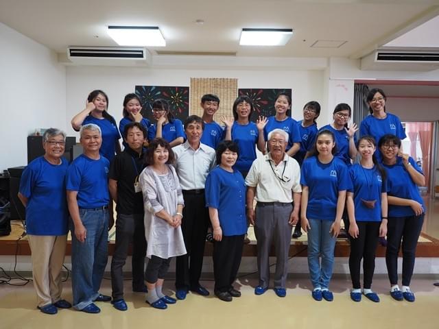 2019年帶新住民第二代前往日本在長者安養院服事。(圖|鄭忠仁) 2019年帶新住民第二代前往日本在長者安養院服事。(圖|鄭忠仁)