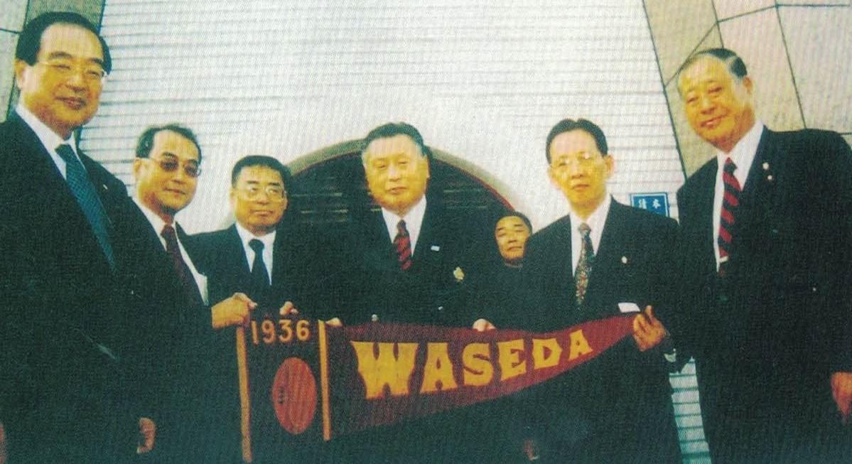 駐日代表羅福全(左一)、柯世賢(左二)、柯文雄(左三)、森喜朗首相(右三)、國策顧問方仁惠(右二)、日本國會議員王澤德一郎(右一),2003年台北市。(照片來源/作者提供) 駐日代表羅福全(左一)、柯世賢(左二)、柯文雄(左三)、森喜朗首相(右三)、國策顧問方仁惠(右二)、日本國會議員王澤德一郎(右一),2003年台北市。(照片來源/作者提供)