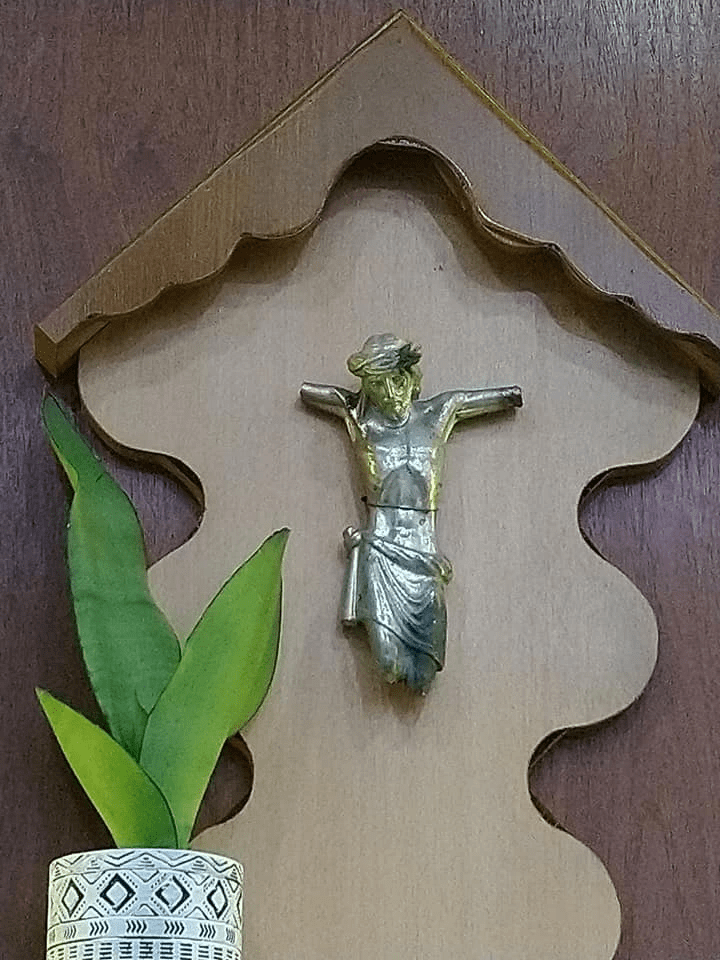 耶穌與12門徒出了城後,不再是耶路撒冷,也不是其他地方,而是往那困苦悲慘之地繼續前行。(圖|王芳舟) 耶穌與12門徒出了城後,不再是耶路撒冷,也不是其他地方,而是往那困苦悲慘之地繼續前行。(圖|王芳舟)