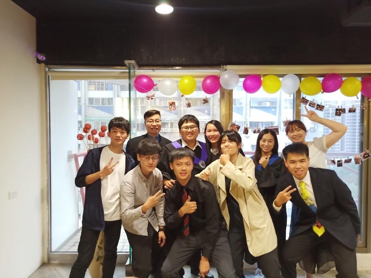 PSF聯合送舊,靜宜弘光長青團契合照。(圖︱作者提供) PSF聯合送舊,靜宜弘光長青團契合照。(圖︱作者提供)