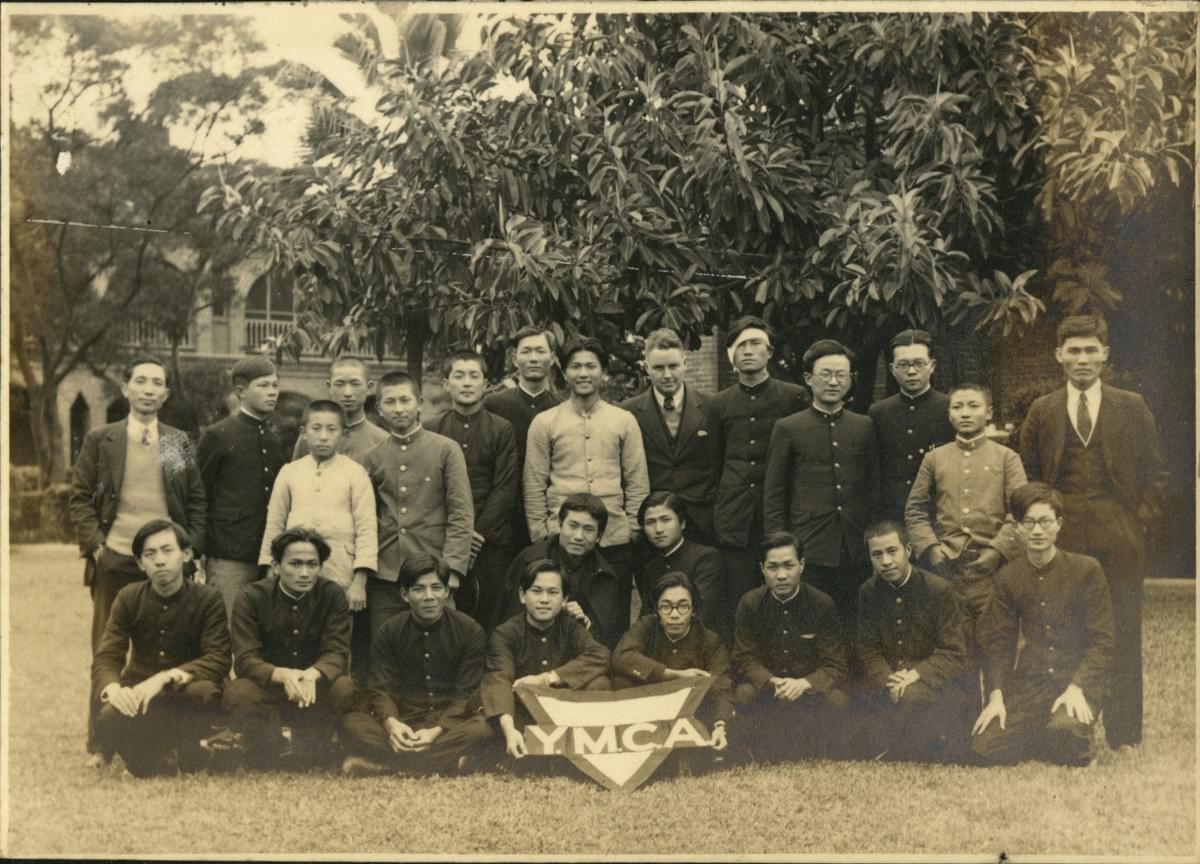 1938.01.23學生YMCA攝於明有德宅前(黃彥傑提供) 1938.01.23學生YMCA攝於明有德宅前(黃彥傑提供)