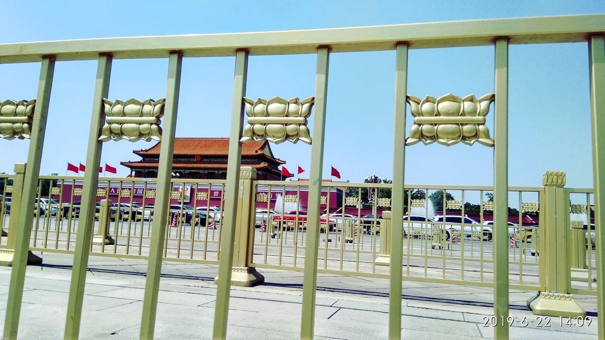 Fence to protect Tiann'an Men Square. Special materials made. Never broken by crash. Fence to protect Tiann'an Men Square. Special materials made. Never broken by crash.