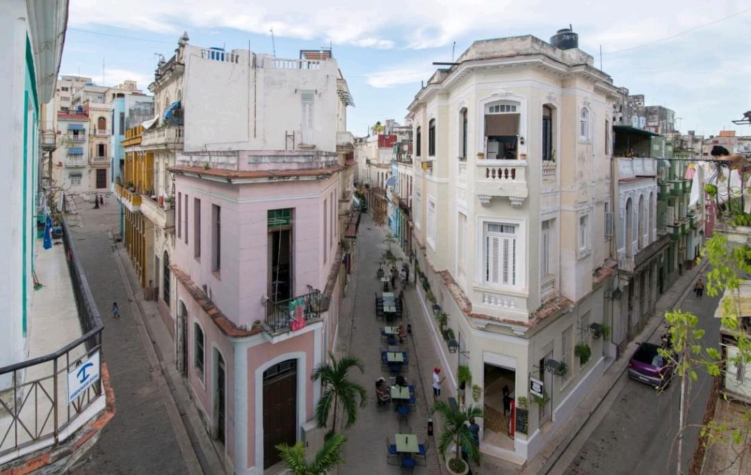 This rental is situated at a hot spot in Old Havana. This rental is situated at a hot spot in Old Havana.