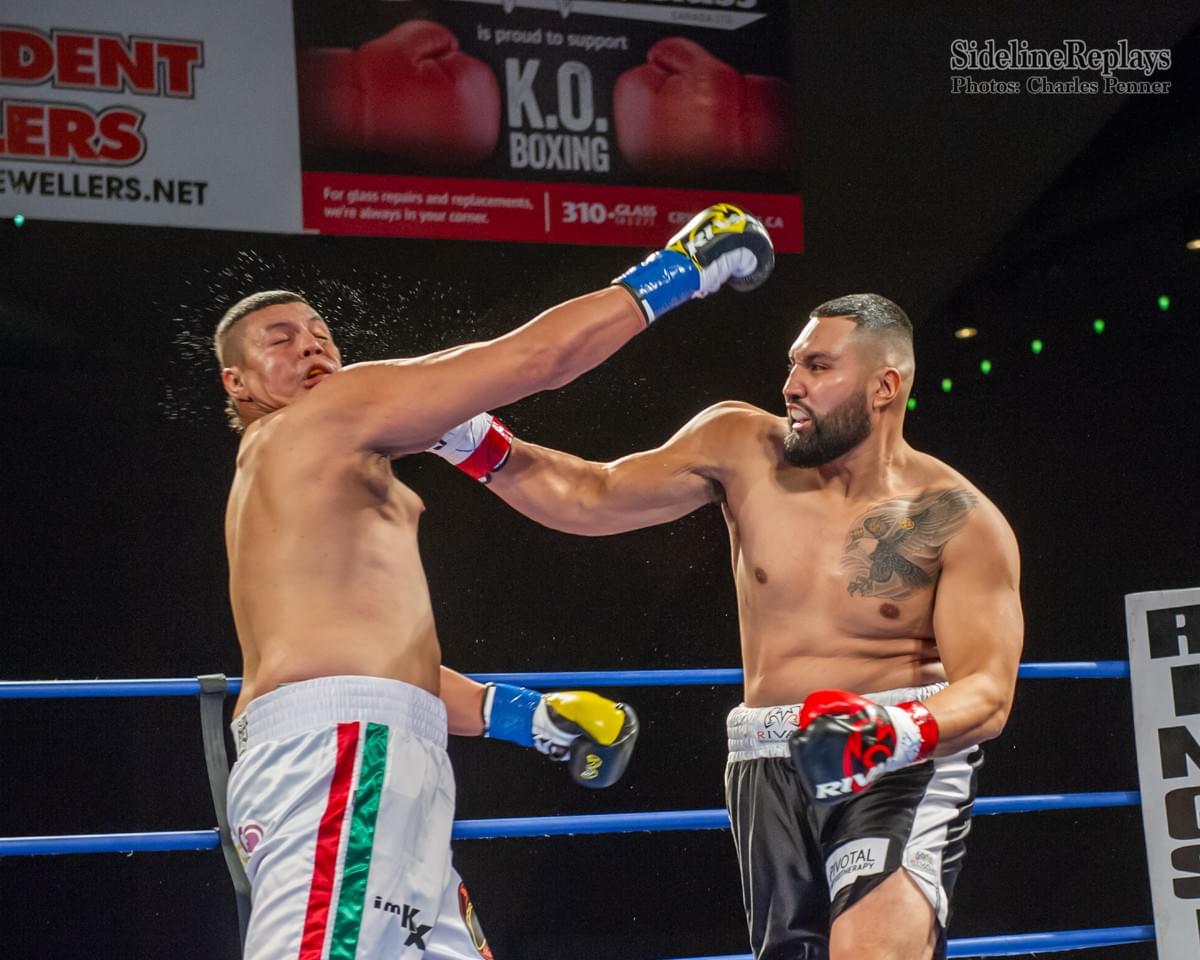 (Above) Stan Surmacz knocks out Mario Rodriguez in the 1st round - Photo Charles Penner (Above) Stan Surmacz knocks out Mario Rodriguez in the 1st round - Photo Charles Penner