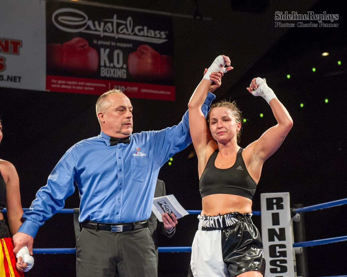 (Above) Mikenna Tansley moves to 3-0 defeating Ava Ruth Castro - Photo Charles Penner (Above) Mikenna Tansley moves to 3-0 defeating Ava Ruth Castro - Photo Charles Penner