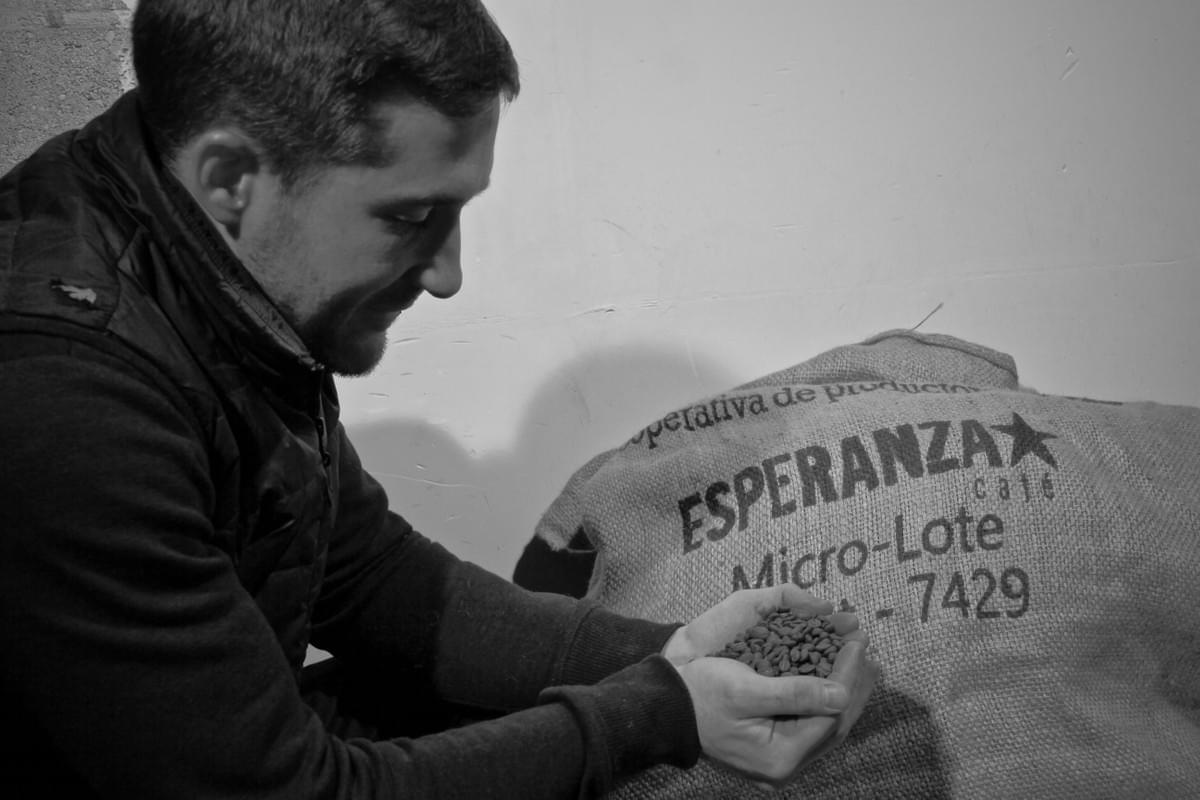 Antoine, torréfacteur passionné chez Esperanza Antoine, torréfacteur passionné chez Esperanza