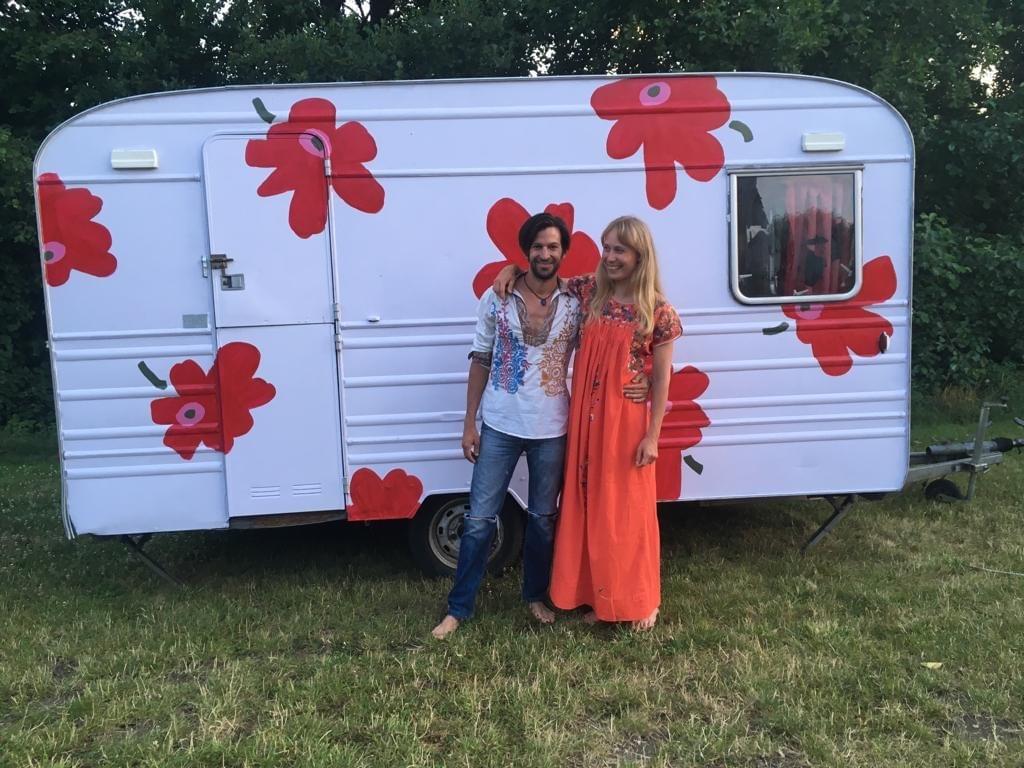 Paul & Iéna, the founding member of Fragile(s) association in fron of a caravan. Paul & Iéna, the founding member of Fragile(s) association in fron of a caravan.