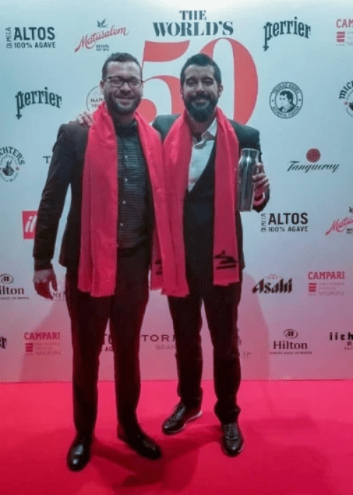 Carlos Irizarry and Leslie Cofresī traveled to London to receive the award. Carlos Irizarry and Leslie Cofresī traveled to London to receive the award.