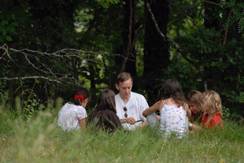 A Children’s Pod in France learning “Pebble Meditation” The Pebble Meditation by Zen Master Thich Nhat Hanh is commonly taught to children as an introduction to meditation.  By using four pebbles the children foraged together, this meditation teaches the four qualities of happiness: beauty/freshness (flower), stability/solidity (mountain), peace/tranquility (still water), freedom/liberation (space/emptiness).  