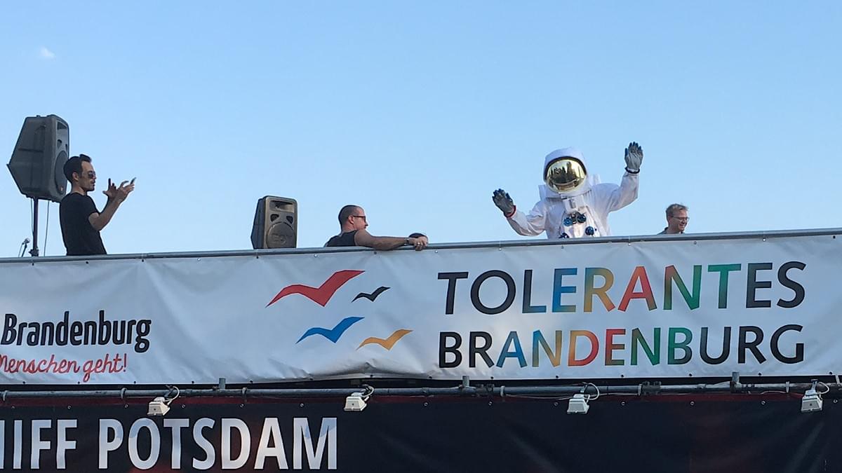Lostronaut von Silent Rocco - stets unerwartet, immer willkommen Lostronaut von Silent Rocco - stets unerwartet, immer willkommen