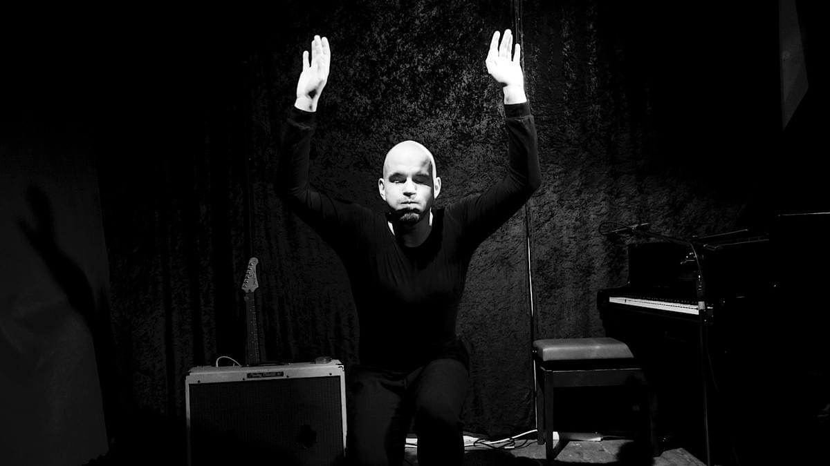 Pantomime-Künstler Silent Rocco bei Open Stage in Berlin Pantomime-Künstler Silent Rocco bei Open Stage in Berlin