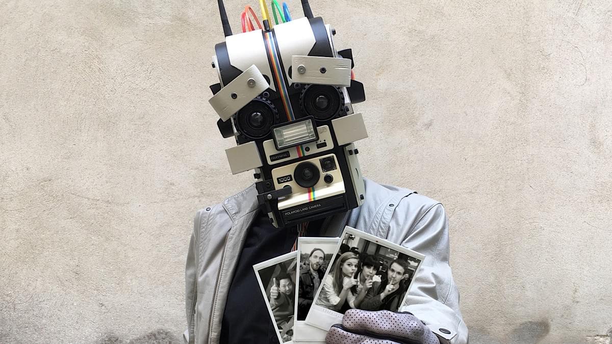 polaDroid von Silent Rocco - echte Polaroids von einem echt charmanten Roboter polaDroid von Silent Rocco - echte Polaroids von einem echt charmanten Roboter